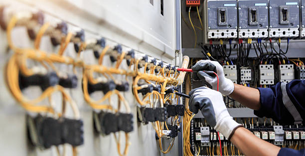 Professional Electrician technician working in Morgantown, MS